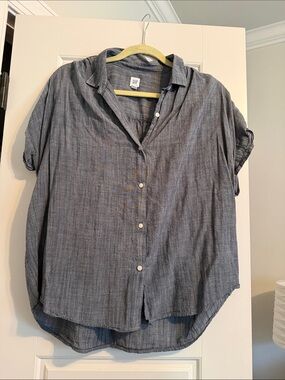 GAP Relaxed Short-Sleeve Button-Up Shirt in Slate Blue
